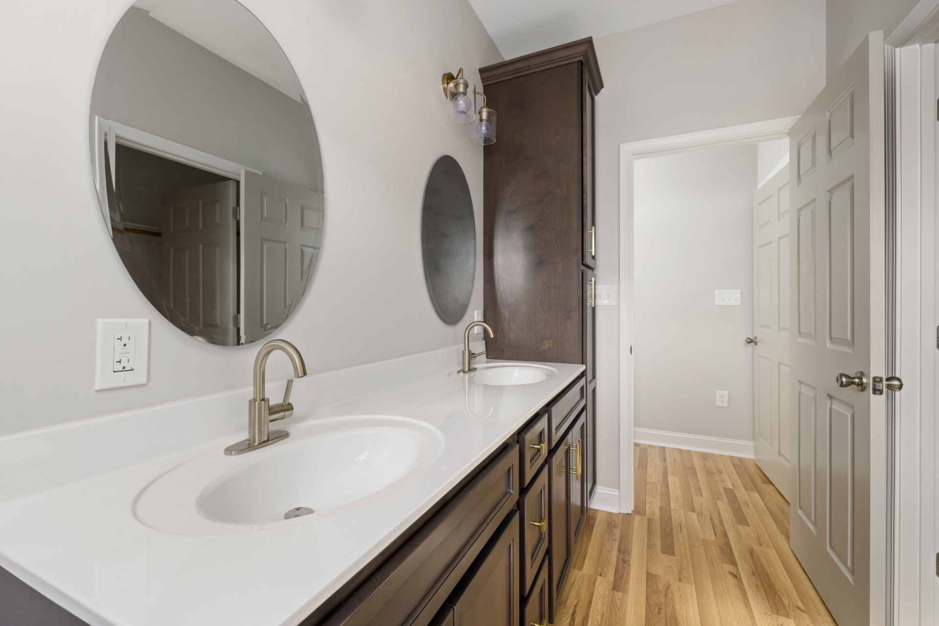 Double vanity bathroom cleaned and ready for move-in
